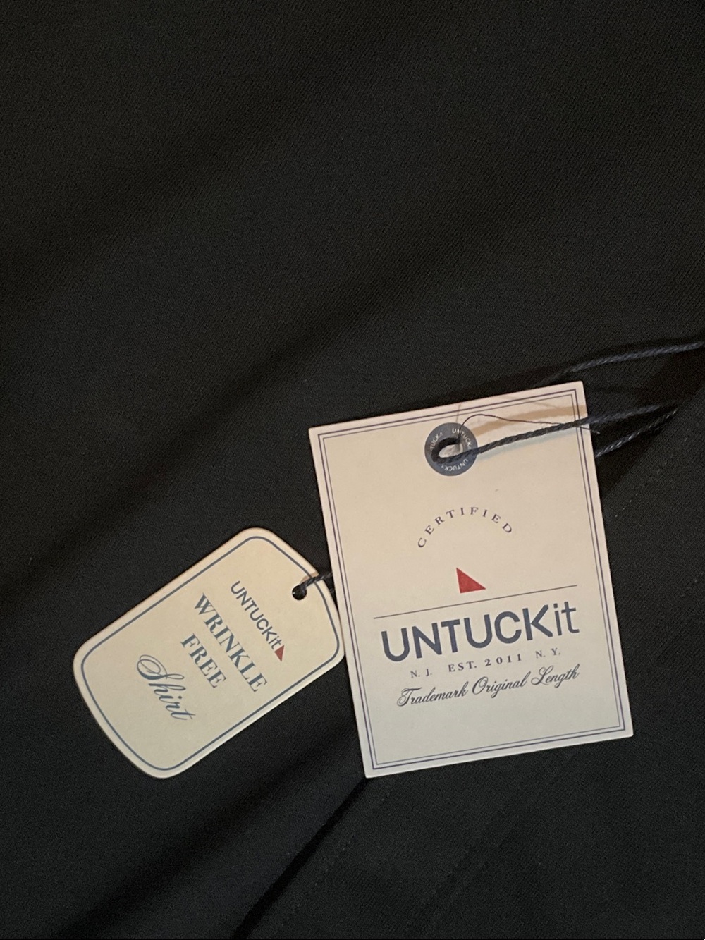 UNTUCKit Men’s Black Long-Sleeve Button-Down Shirt - Picture 3 of 4